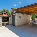 Strandnahes Mit 60m2 Grossem Pool, Bbq, Liegen, Nur 800 Meter Zum