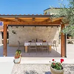 Apartman Strandnahes Mit 60m2 Grossem Pool, Bbq, Liegen, Nur 800 Meter Zum *