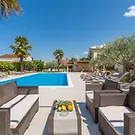 Strandnahes Mit 60m2 Grossem Pool, Bbq, Liegen, Nur 800 Meter Zum Apartman