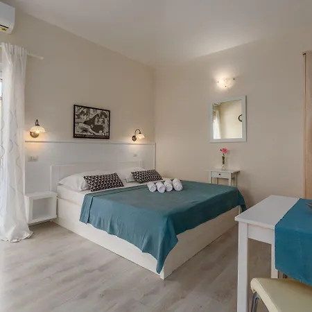 Strandnahes Mit 60m2 Grossem Pool, Bbq, Liegen, Nur 800 Meter Zum Apartamento