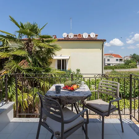 Apartamento Strandnahes Mit 60m2 Grossem Pool, Bbq, Liegen, Nur 800 Meter Zum